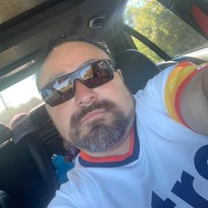 Meet your Posher, Ramiro